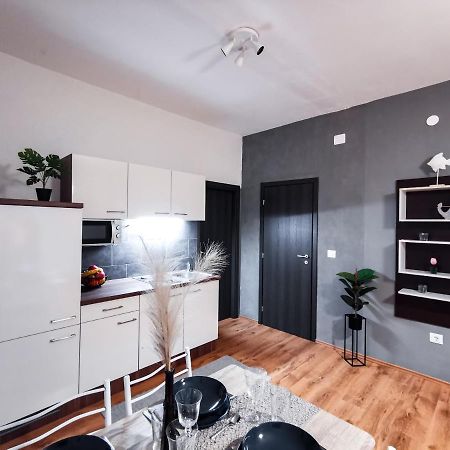 Apartments & Studio Pekica 로비니 외부 사진