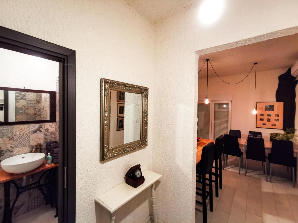 Apartments & Studio Pekica 로비니 외부 사진
