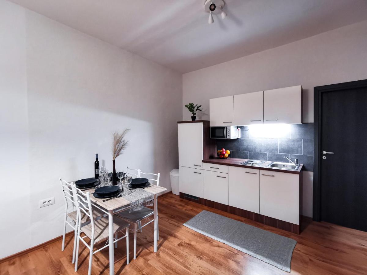 Apartments & Studio Pekica 로비니 외부 사진