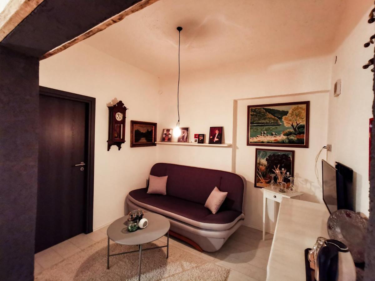 Apartments & Studio Pekica 로비니 외부 사진