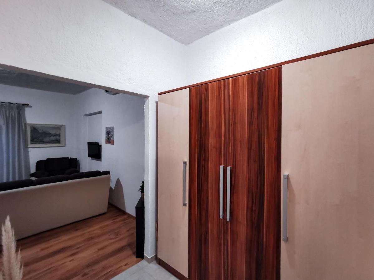 Apartments & Studio Pekica 로비니 외부 사진