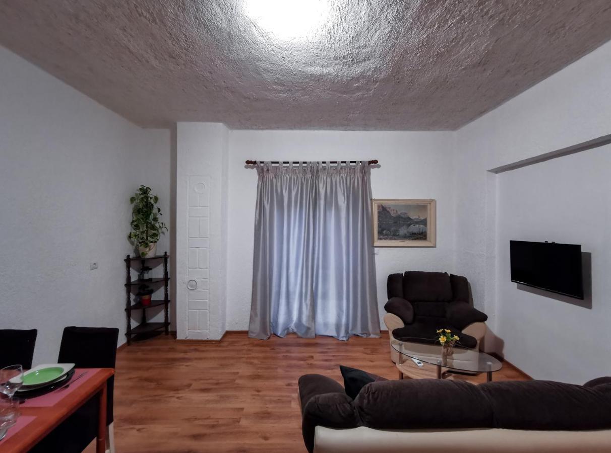 Apartments & Studio Pekica 로비니 외부 사진