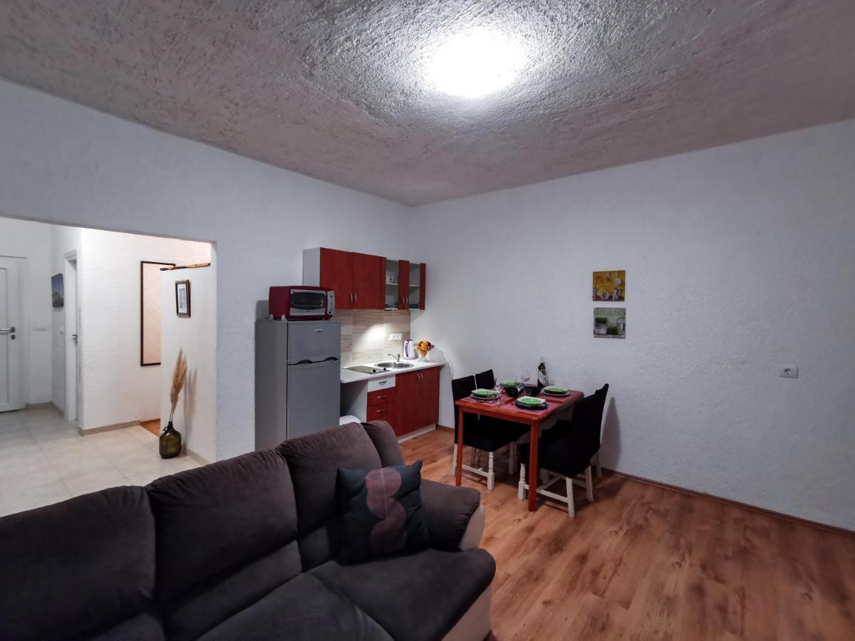 Apartments & Studio Pekica 로비니 외부 사진