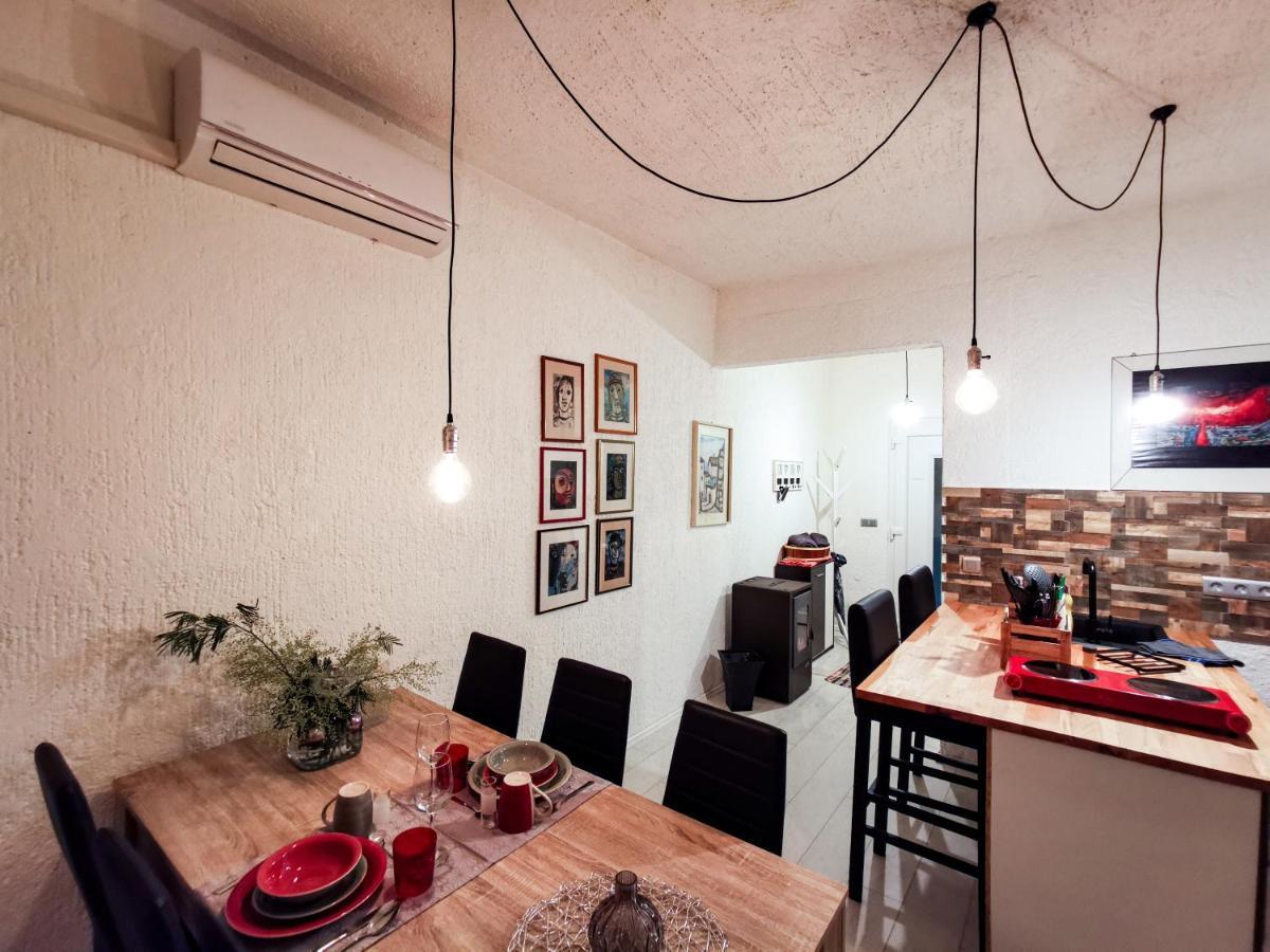 Apartments & Studio Pekica 로비니 외부 사진